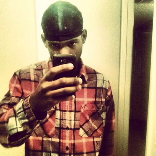 i rap
i am a student 
i work 
im independent 
if u wannna know more hmu follow me with my new music slash freestyles