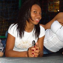 Deus é comigo.sou compositora educadora,critica.fã do Charlie Brown Jn