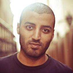 NaguibMa's profile picture. أنا لست أُحسب بين فرسان الزمان ... إن عد فرسان الزمان ... لكن قلبى كان دوماً قلب فارس ... كره المنافق والجبان ... مقدار ما عشق الحقيقة
* نجيب سرور