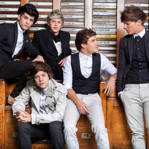 บ้านนี้สำหรับอัพเดตเกี่ยวกับ1D อัพรูป เล่นเกมส์บ้าง เเต่งฟิคสดเเละอัพแฟค :) // ถ้าคุณรัก1Dฟอลเรามาสิ^^ [Admin : Lookpla Aim Mai Praew Kaew] We're Directioner