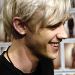 MorgensternHeir's profile picture. I wanna watch you undress @RenegadeDove,
I wanna watch you glow. 
Let your hair down
all around, cover us both. |MC|RP|  #GrapeBoy