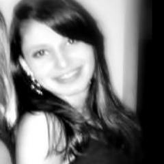 Guarda-me como a menina dos olhos esconda-me a sombra de tuas asas! Livrai-me de todo mal! Amém!