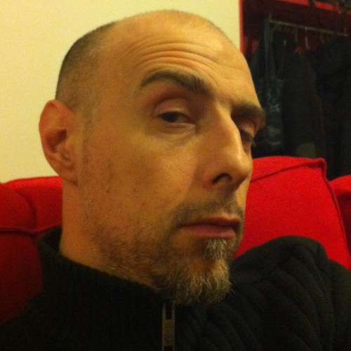 ilmelo_'s profile picture. Divilgatore scientifico. Conduttore radiofonico su Radio 24.