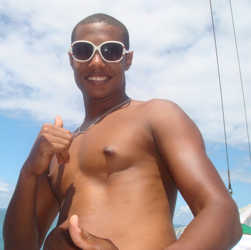 SSA, BA.. melhor lugar do mundo! sempre fazendo o meu melhor! A felicidade acontece no ritmo da vida!