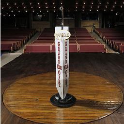 Entertaining you with country music facts, videos, photos, and more!
*Many facts taken from http://t.co/3zpUzf1dRN, compiled by music journalist Tom Roland