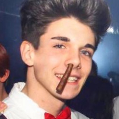 lucianofeer's profile picture. hijo de Maria y actor. en ese orden. 
muy salao