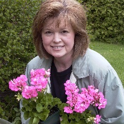 CherylLosch's profile picture. Garden adventures, ideas and advice. Horticulturalist, Garden Writers Association Member - Author and Freelance https://t.co/E1RFPK2VAO