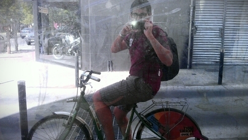 Software engineer.
Aficionado a la cultura del vino y amante del ciclismo.