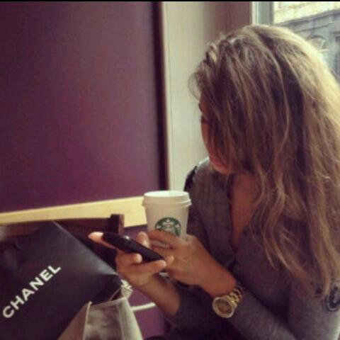 ano0o71's profile picture. ‏لا بأس ياتُربةً ضمّت رسولَ الله  ‏لا بأس يا أطّهر بِقاع الارْض ‏لا بأس يامَدينتي ♥️♥️.