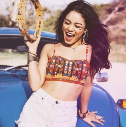 My dad's the preacher on 5th ave, who cares, I just wanna have fun. #Super8Rp [FC: Vanessa Hudgens ]