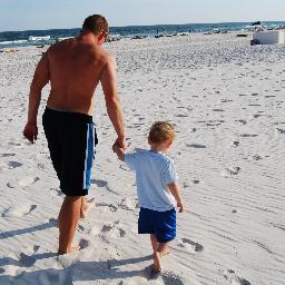 tobboggan's profile picture. If Jon Hamm and Matt Damon had a love child, I would look nothing like him.