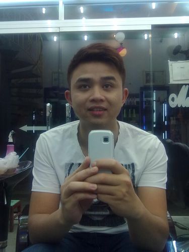 vutronglong1's profile picture. 