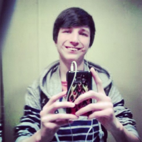 Lorenzo803's profile picture. hey I'm lorenzo 15 years old and I love baseball and I like beautiful girls and I like video games and follow me and I'll follow back