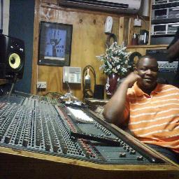 Cris Goldmind👑
CEO Goldmind Production💰
Music Producer🎤Mixing Engineer🎼
1876-802-0783☎ 
cdcrisgold@gmail.com📧