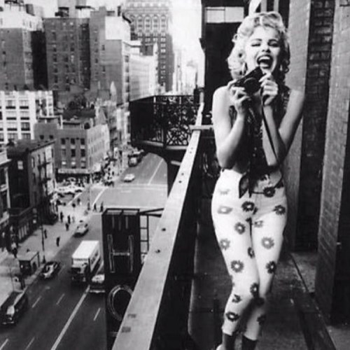 indielivin's profile picture. looking to get away