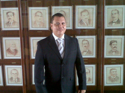 josephugueto's profile picture. Nació en un 11 abril, soñador incansable de espíritu guerrero, Periodista y Abogado defensor de la paz y la justicia.