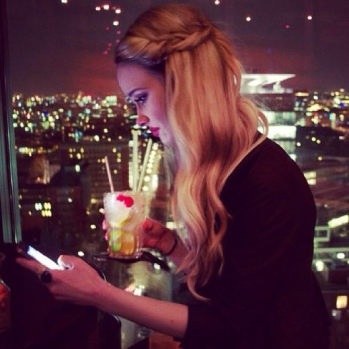 justsomegirlxox's profile picture. im emotionally unstable, who knows what i want in life. give me a follow