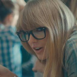 Huge Grey's Anatomy and Revenge fan. Taylor Swift describes me. SadBeautifulTragic :')