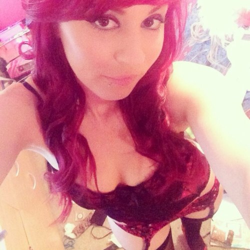 Instagram: @regi_cherrybaby