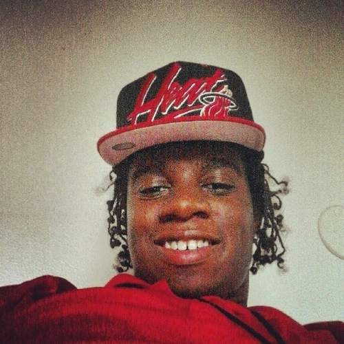 •Cool ass dude 
Growth And Devolpment #teamfollowback
#teamfoe #kubball