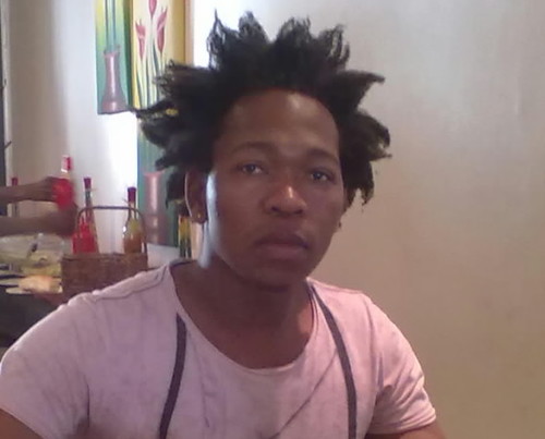 sya_100's profile picture. very kind, love and respect women.