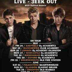 3 irish girlies who love our boys District3! 3eek Out Tour Live http://t.co/9Uio12M2mP…  --- Emma, Shona and Kelly :)