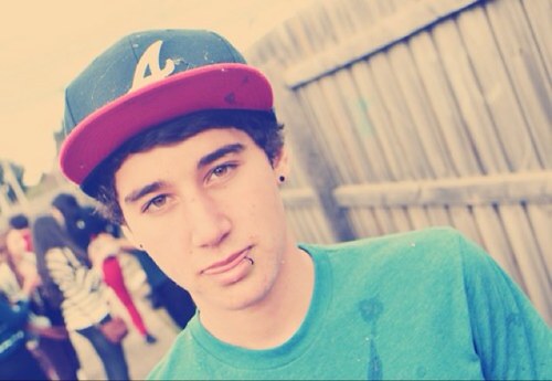 Okay so follow me i will probably follow back! If your Ready for some awsome funny tweets? Go click the follow button!