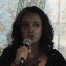 angiealem's profile picture. Ottimista irriducibile. Per una economia diversa. Cerco di usare il pensiero laterale e fuggo i bias cognitivi. Faccio video, li guardo, ma amo la Radio.