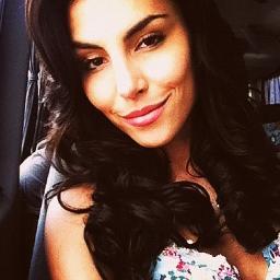 You have the gift of making millions of people happy with just a smile @melfronckowiak ♥ .; Since  14.02.13; 
Dona dos : @_diwablanco && @lumelar_islife .