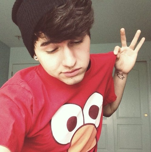 Instead of doing something productive, we watch O2L idk how it started but now it wont stop