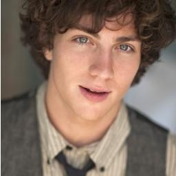 1/4 of the Marauders. Irresistible, handsome, intelligent, modest... why are you laughing, Evans? // Single RP with @HeadGirlLilian