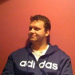 Asturiano purasangre, informático de nacimiento, geek formado, sencillamene un inconformista de la vida :)