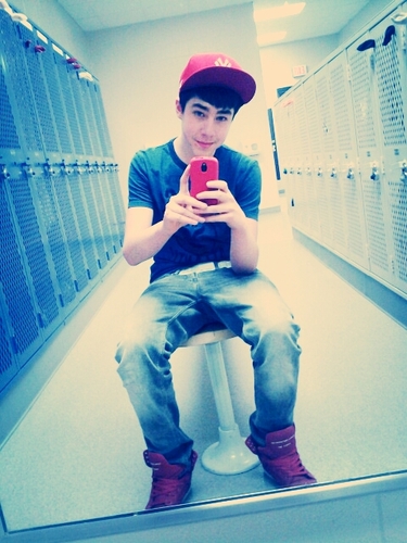 YOU DON'T GOT ANYTHING NICE TO SAY, come sit by me and we can make fun of people together :)