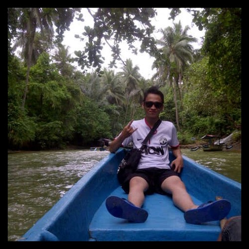 albiaqew's profile picture. fall at last!!