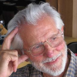 Profesor Emérito. Endocrinólogo. Decano de la Facultad de Medicina durante la Reforma Universitaria 1968-1972. Desterrado por la Dictadura 16 años en Inglaterra