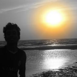 Traveler, Music Lover, Football Crazy,Tic Tac addict, Compulsive Re-tweeter , Movie Buff.
