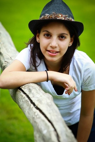 name is Natalie 
13 years old 
love music
live music
YOLO