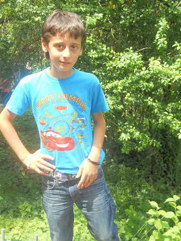 therefresh04's profile picture. 