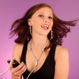 Jewel-Phones are stylish, high quality earphones that can be easily magnetically converted into a fashionable necklace. Enjoy your music in style!
