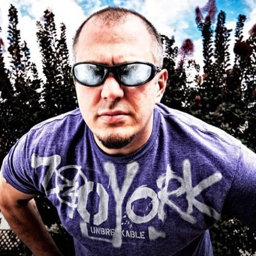 Artistic portrait and fine art photographer - visit me at http://t.co/LbsP53Kx