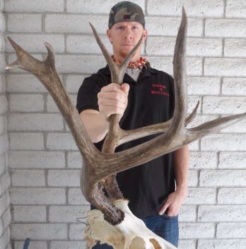 Team Member for the Online Hunting Magazine, Sweat N Bulletz. Mountain Archery Proshop Sales-Helping Hunters make the shot.
http://t.co/IXlbDFN4Db