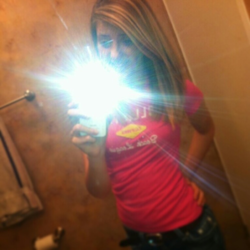 Jordanblake1207's profile picture. Blonde hair, blue eyes. Cheerleader. Happy. Kik me : Jordanj1207 #leggo(: