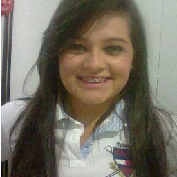 Estudante de Serviço Social. Apaixonada por Deus e minha família,#Flamenguista ! 

E que a felicidade vire rotina.