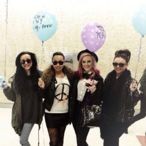 Giving you the latest news on @LittleMixOffic ♡Perrie tweeted 21/12/12♡