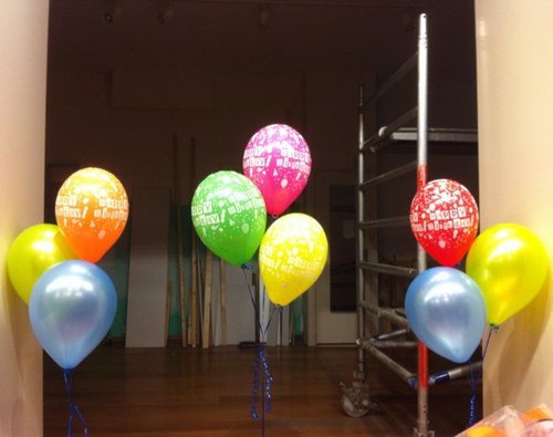 OomsFeest's profile picture. Ooms is een feestwinkel in Hoorn. De eigenaren van deze winkel zijn tevens ook de eigenaren van Anjo Kleinvak in Hoorn.