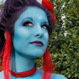 Me muevo entre las sombras para hacerte correr. El dolor y el odio son los dos placeres más bellos de la vida. #LolRolSP