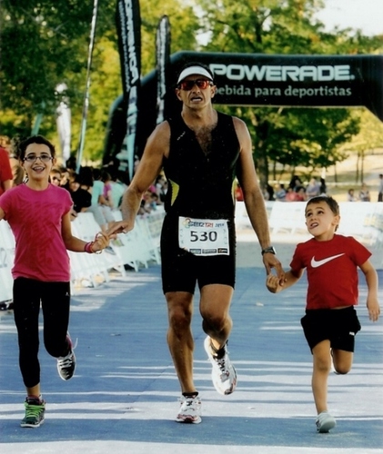 Profesor Ed. Física y Entrenador Baloncesto en Brains International School. Ciclismo, natación, running y otros retos. Moveo ergo sum/ Sapere aude