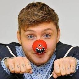 i got followed by @SianyArthur 
on the 16/3/13 and got followed by @Ashworthshirls on the 16/3/13 and hopin to get follow of james xx i love you james xxxxxxx