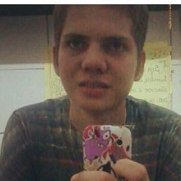 Loirinho,Olhos Verdes,Legal e super bem Humorado.