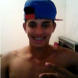 Então se tu quer me mudar pra que eu faça , então faça você já que tu és tão perfeito ! ♪